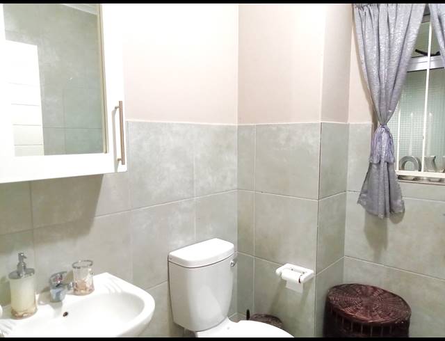 1 BEDROOM APARTMENT FOR SALE IN DORINGKLOOF